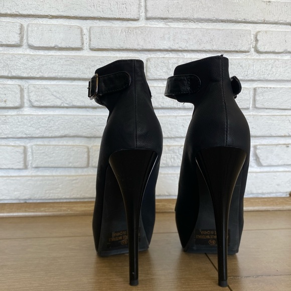 Super cute 4” ankle strap stiletto heels - Picture 6 of 6